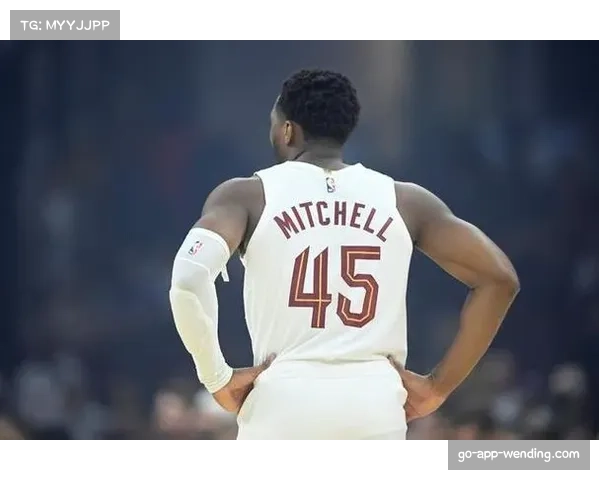 米切尔精准投篮难掩劣势，半场三分7中5仍遭遇正负值困扰